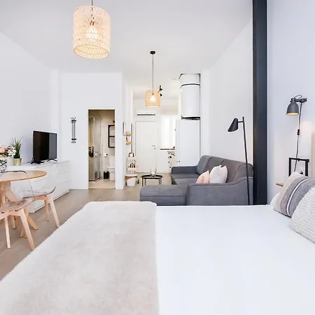 Apartament Bhost - Yaya Maria *